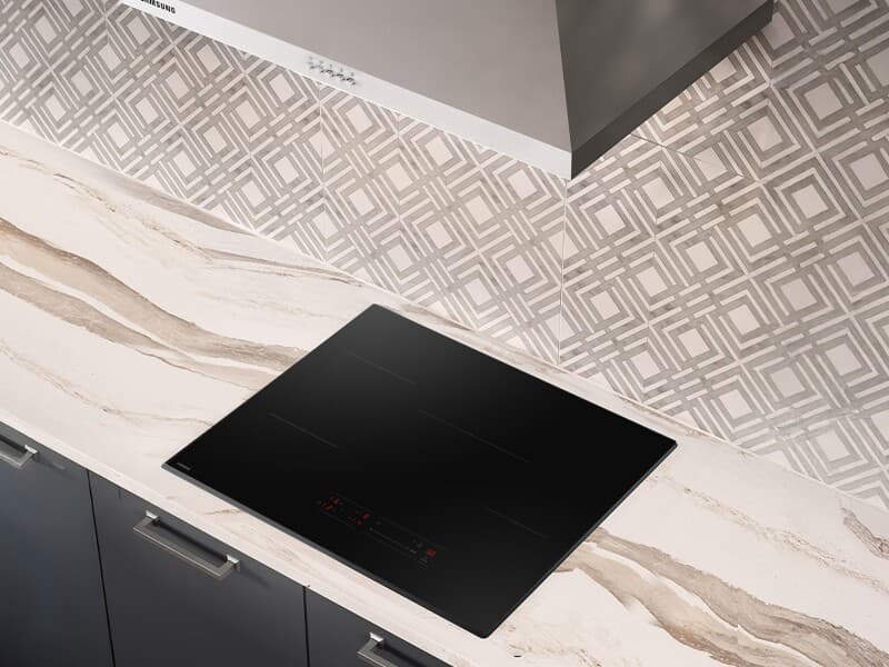 30" Induction Cooktop with Anti-Scratch Glass & Sync Burners in Black view 7