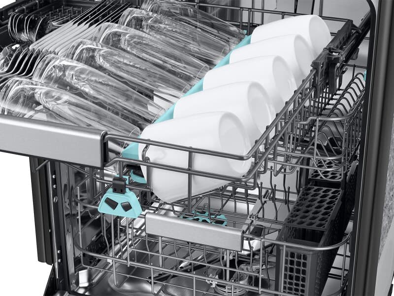 Bespoke AI Smart Dishwasher AI Wash & 3rd Rack Wash System | AutoRelease™ Door 38dBA – White Glass view 9