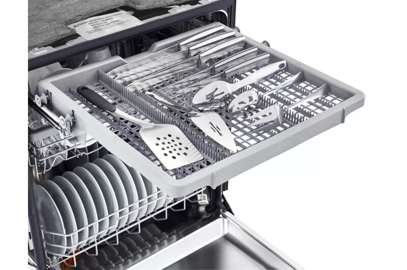 Front Control Dishwasher With Quadwash™ And 3rd Rack view 9