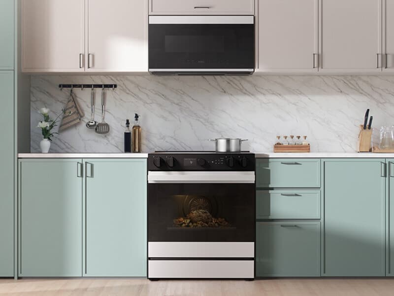 Bespoke Slide-in Electric Range Smart Oven Camera | Illuminated Precision Knobs 6.3 cu.ft. view 8