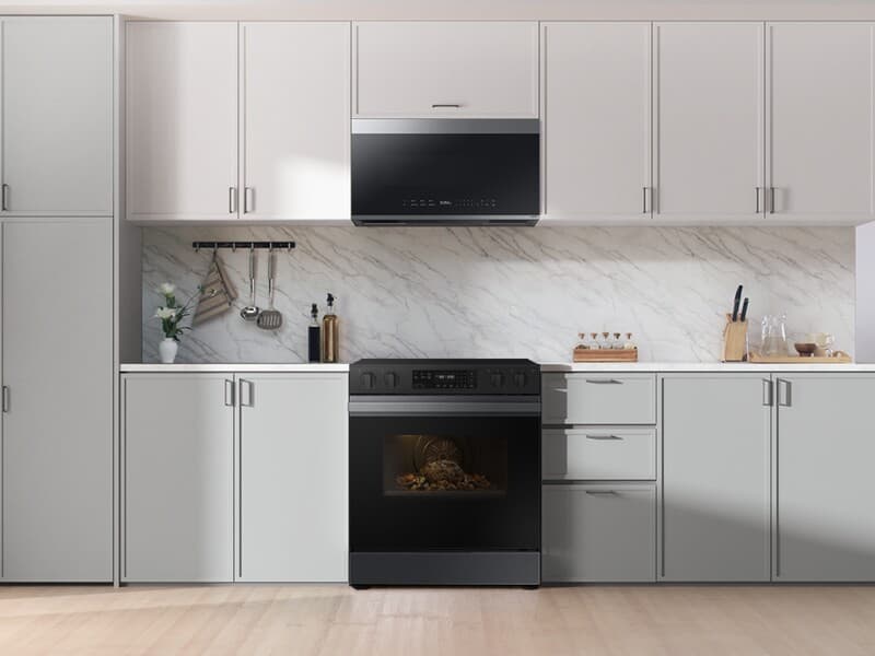 Bespoke 6.3 cu. ft. Smart Slide-In Electric Range with Precision Knobs in Matte Black Steel view 7