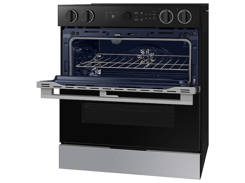 Bespoke Smart Slide-In Electric Range 6.3 cu. ft. with Flex DuoTM & Illuminated Precision Knobs – Stainless Steel view 6