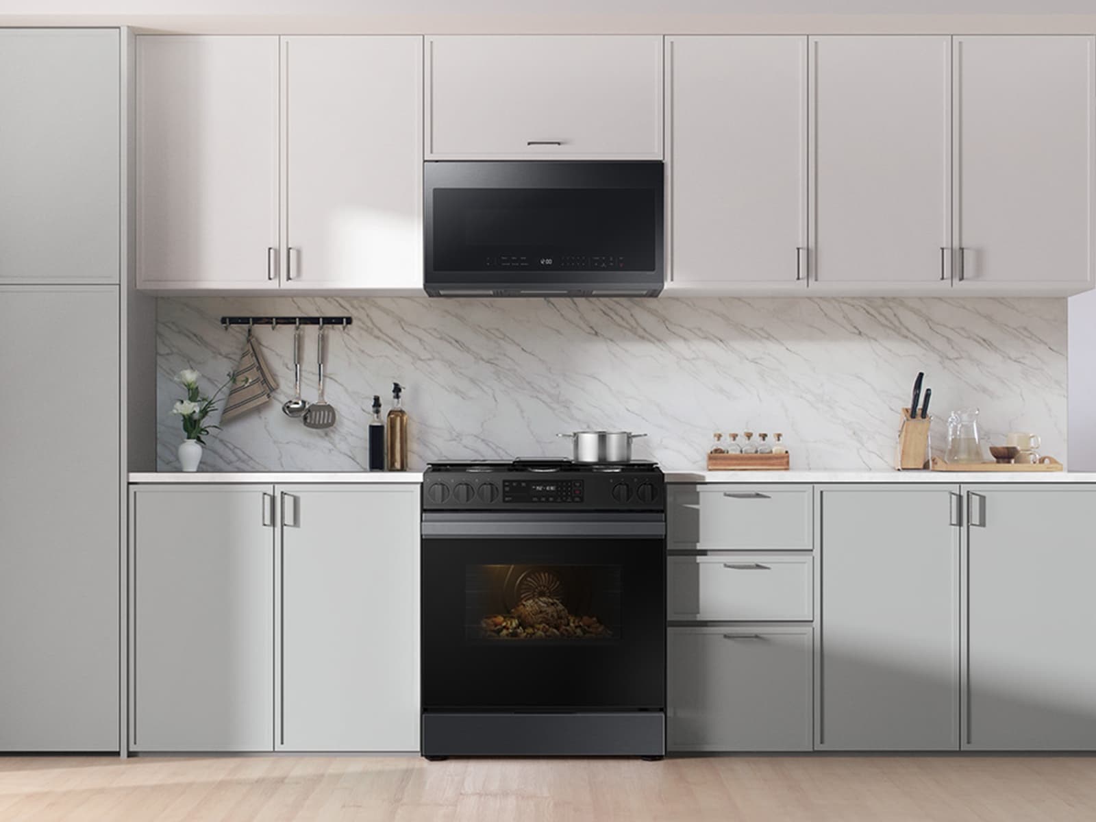 Bespoke Slide-in Gas Range view 6