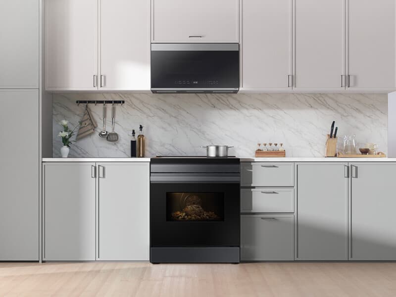 Bespoke 6.3 cu. ft. Smart Slide-In Induction Range with Anti-Scratch Glass Cooktop in Matte Black Steel view 8