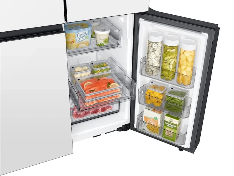 Bespoke Counter Depth 4-Door Flex™ Refrigerator (23 cu. ft.) with Beverage Center™ in White Glass view 9