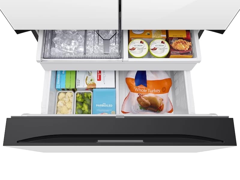 30 cu. ft. Smart BESPOKE 3-Door French-Door Refrigerator with Customizable Panel Colors and AutoFill Water Pitcher in White Glass view 7