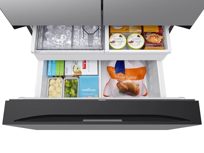 30 cu. ft. Smart BESPOKE 3-Door French-Door Refrigerator with Customizable Panel Colors and AutoFill Water Pitcher in Stainless Steel view 9