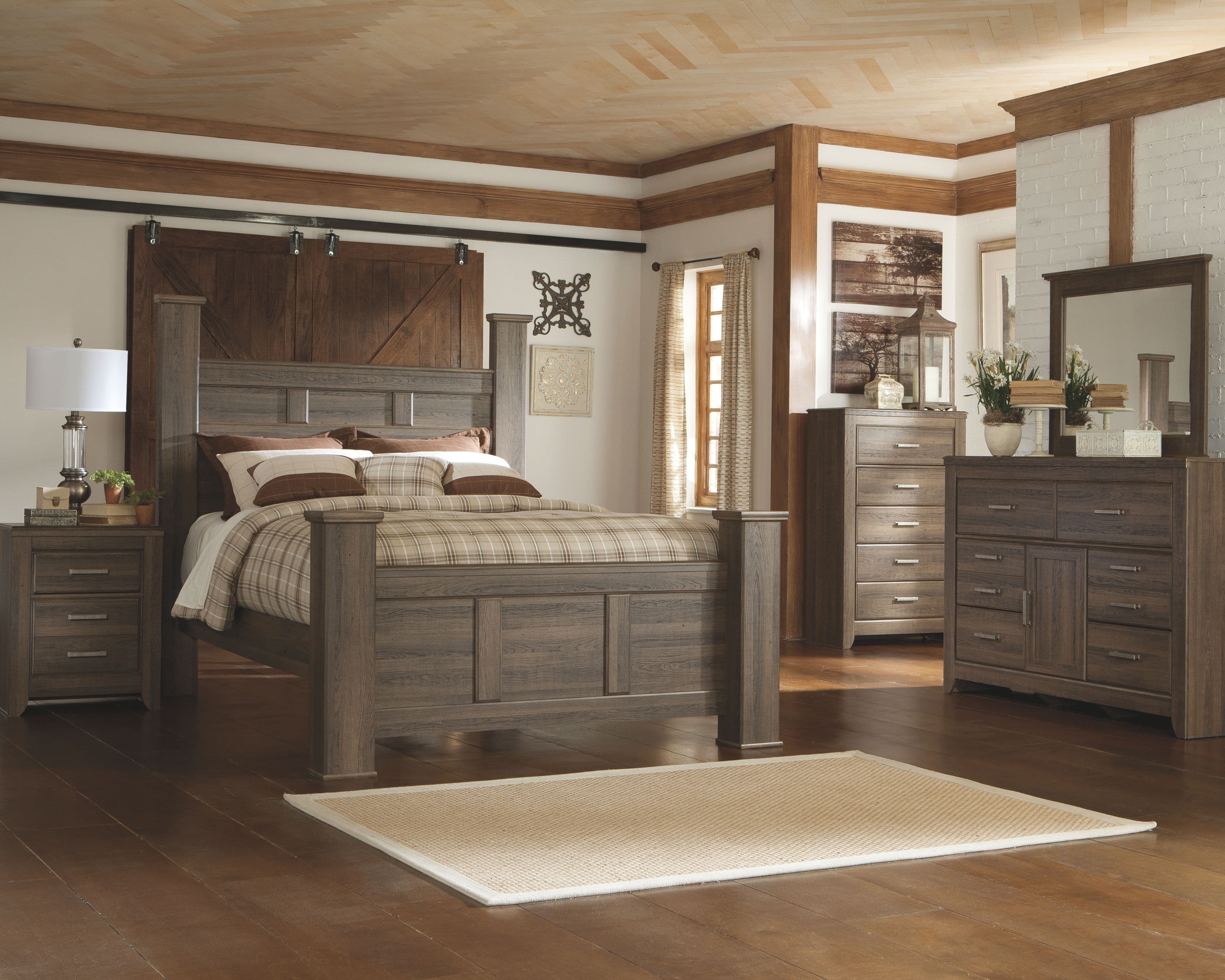 Juararo - 6 Pc. - Dresser, Mirror, Chest, Queen Poster Bed - Dark Brown
