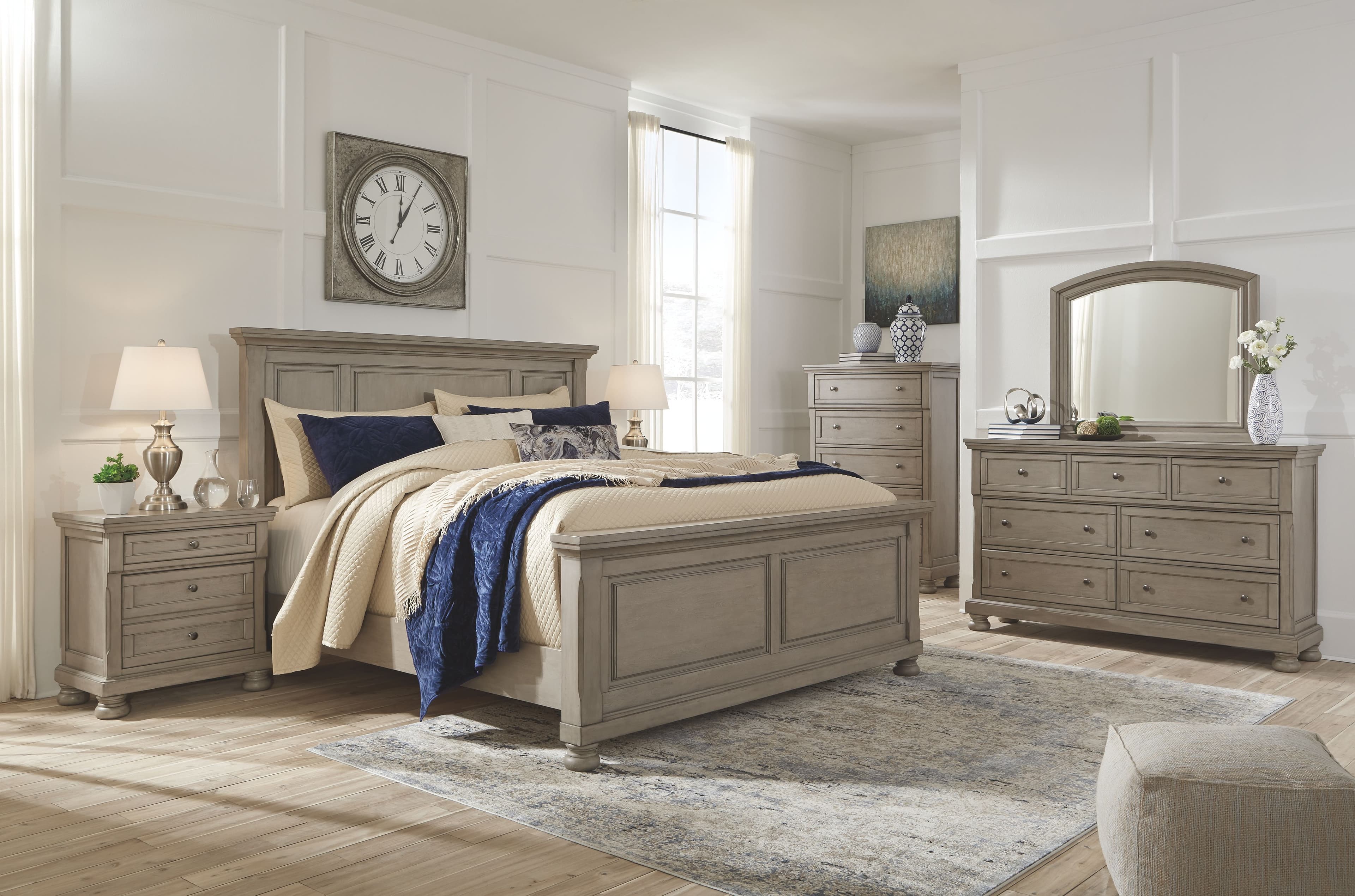 8 Pc. · Dresser, Mirror, Chest, Queen Panel Bed, 2 Nightstands