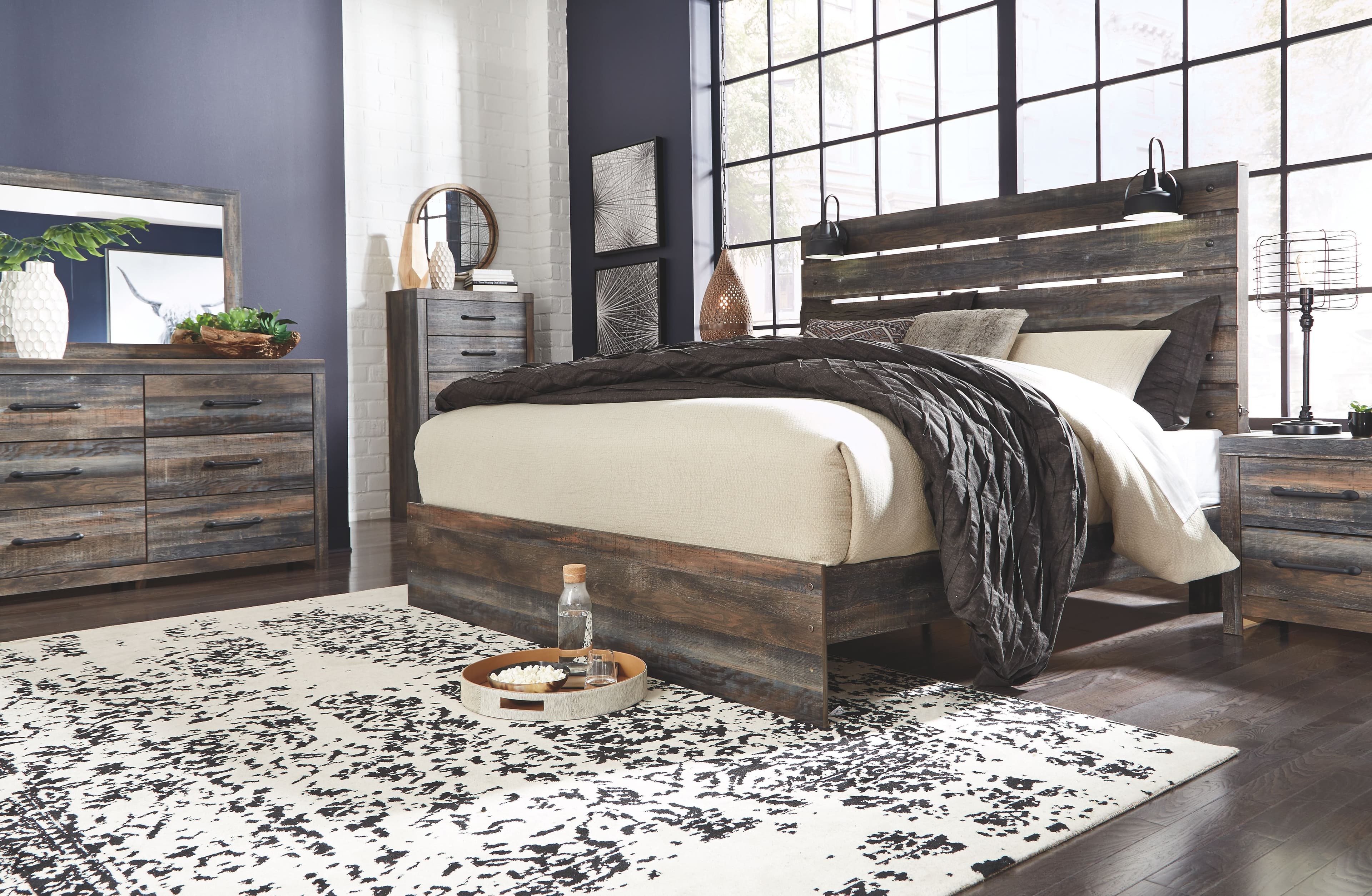 8 Pc. · Dresser, Mirror, Chest, King Panel Bed, 2 Nightstands