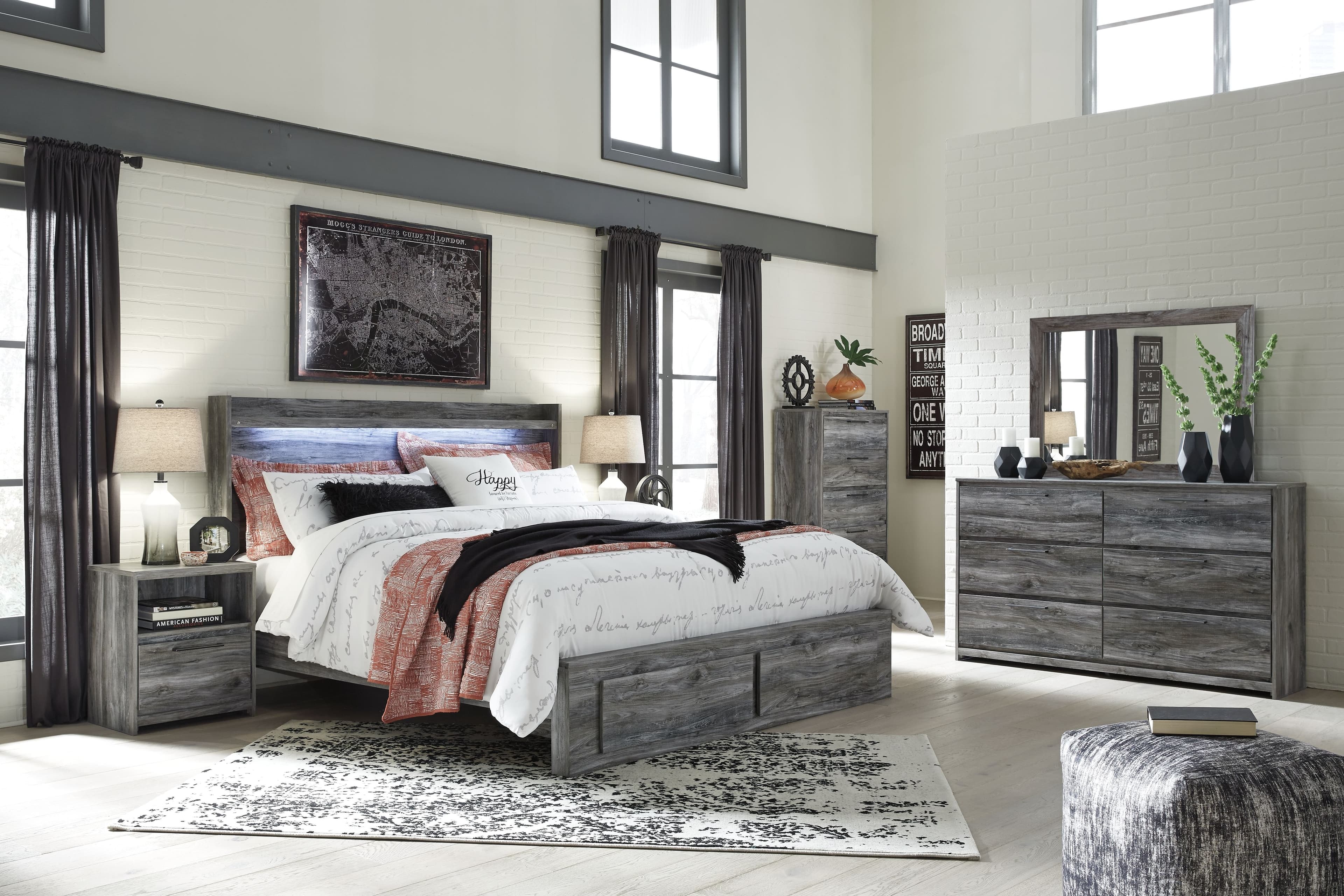 5 Pc. · Chest, Queen Panel Bed with 2 Storage Drawers · Gray
