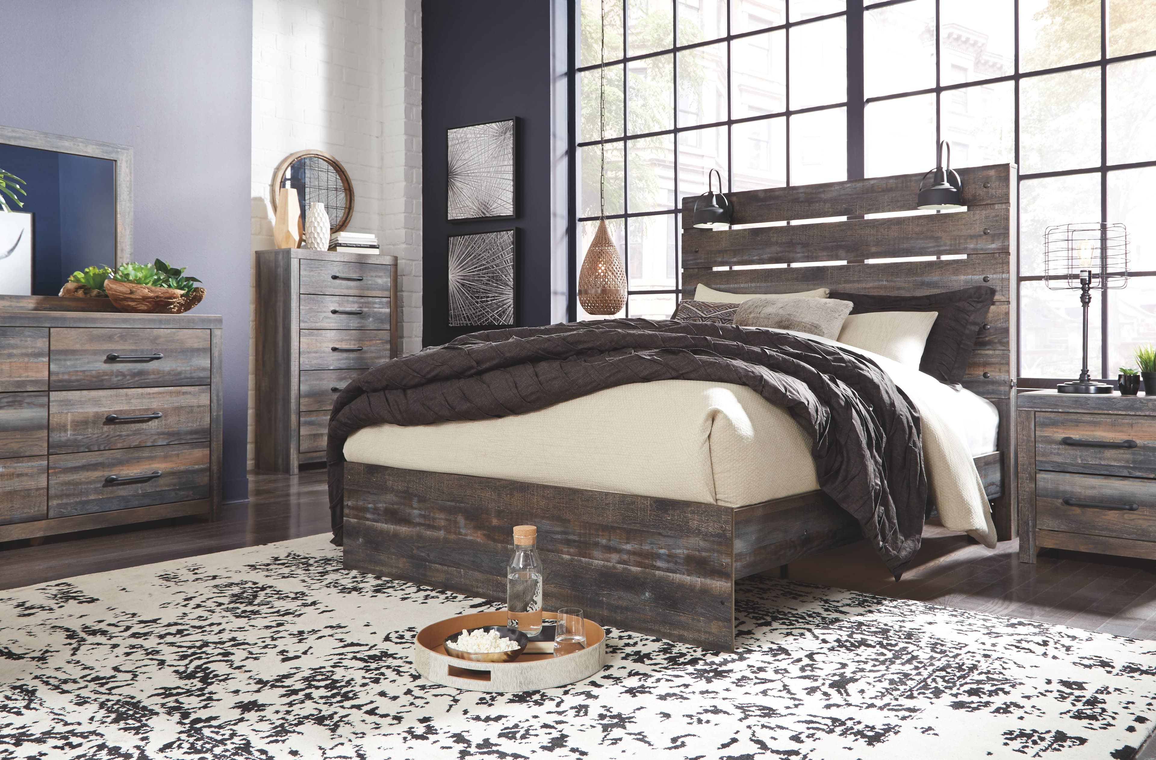 6 Pc. · Dresser, Mirror, Chest, Queen Panel Bed