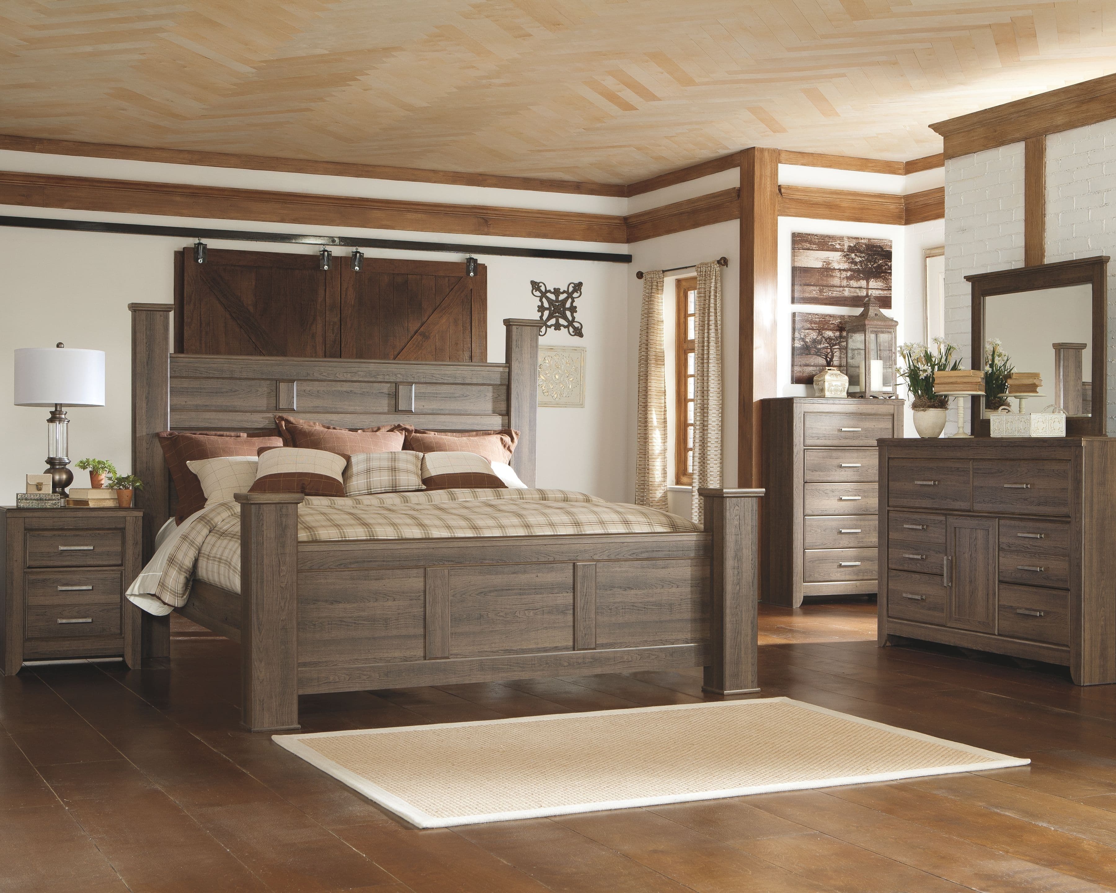 6 Pc. · Dresser, Mirror, Chest, California King Poster Bed