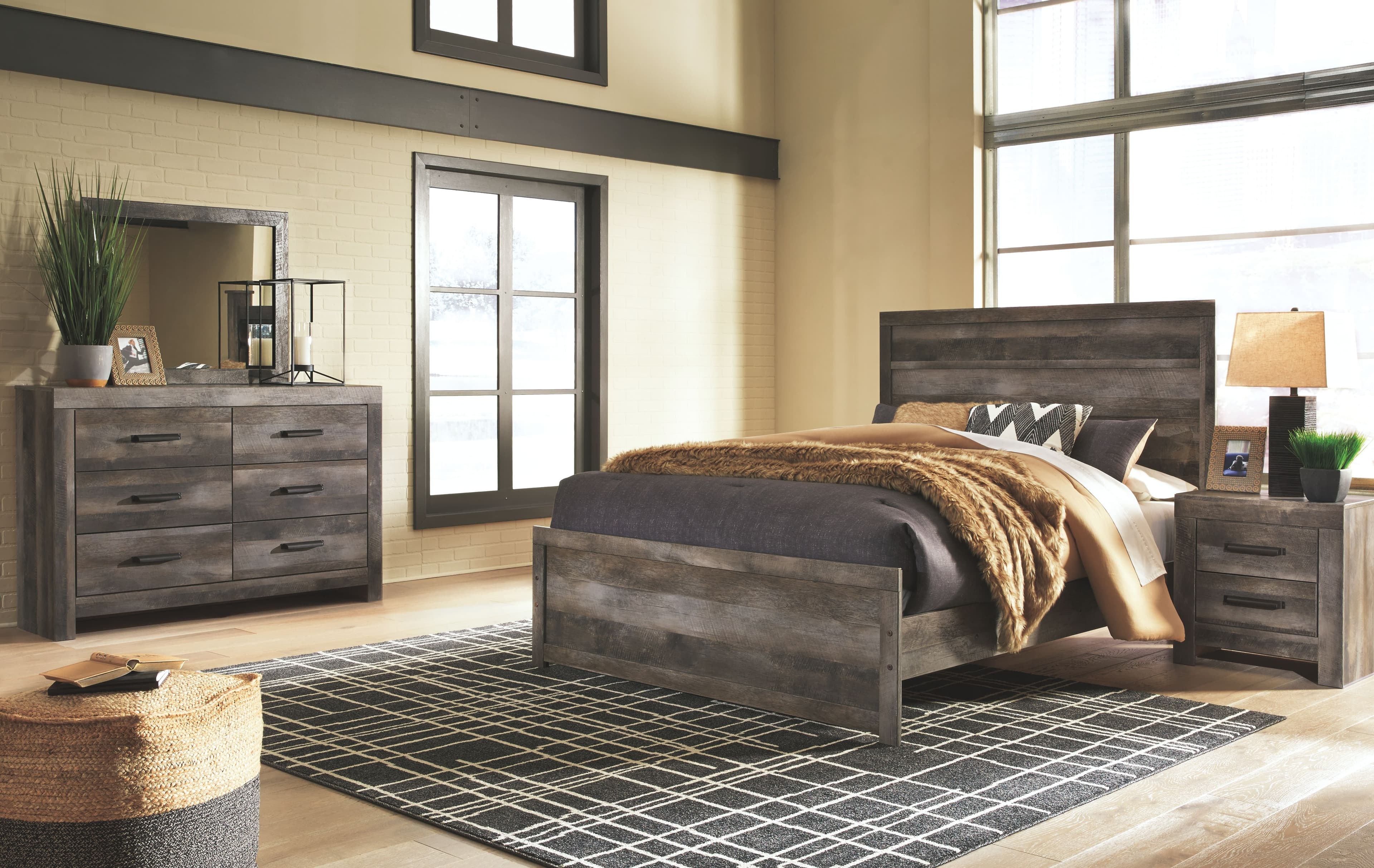 5 Pc. · Dresser, Mirror, Queen Panel Bed, Nightstand