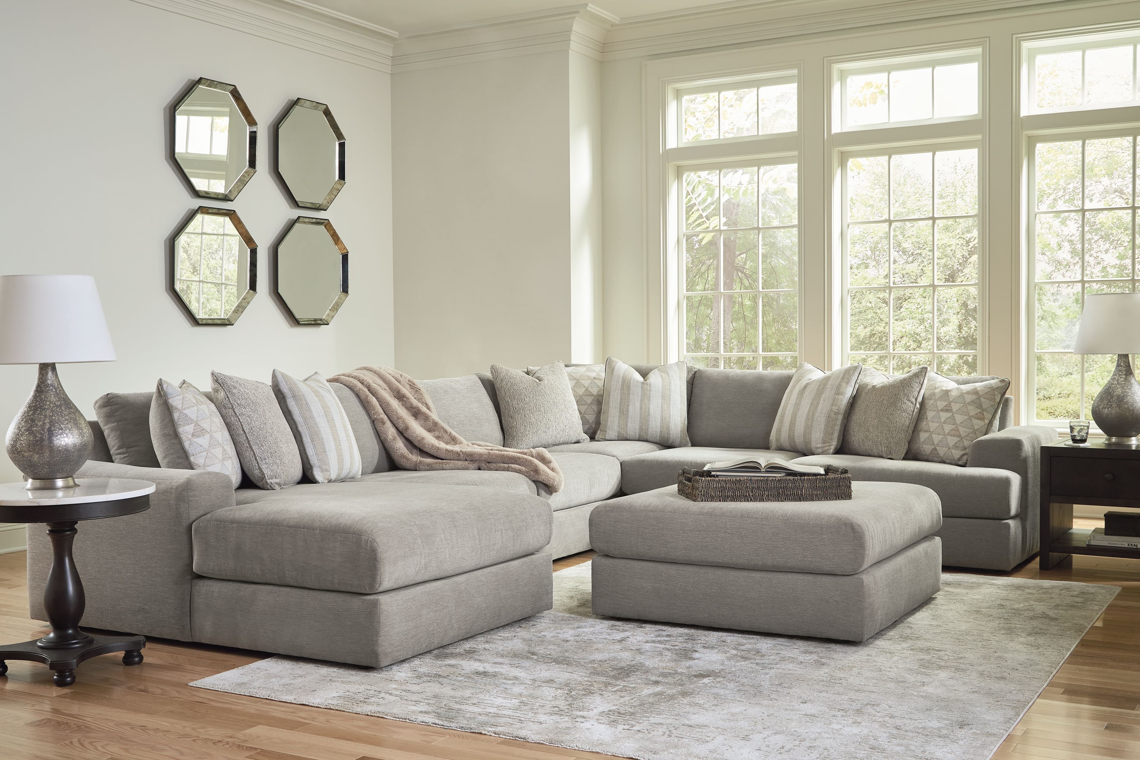 7 Pc. · 6-Piece Sectional With Laf Corner Chaise, Ottoman