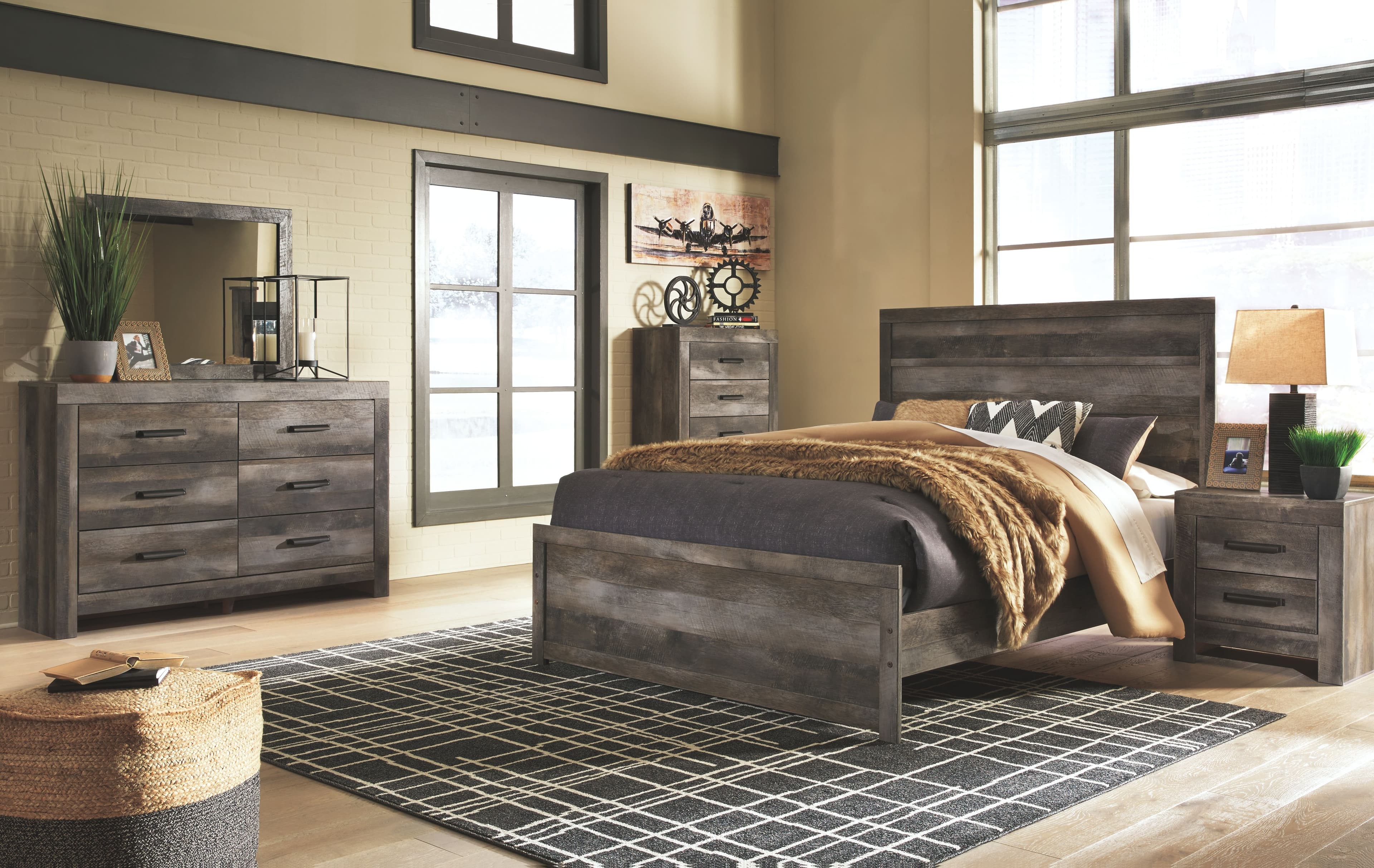 7 Pc. · Dresser, Mirror, Chest, Queen Panel Bed, 2 Nightstands