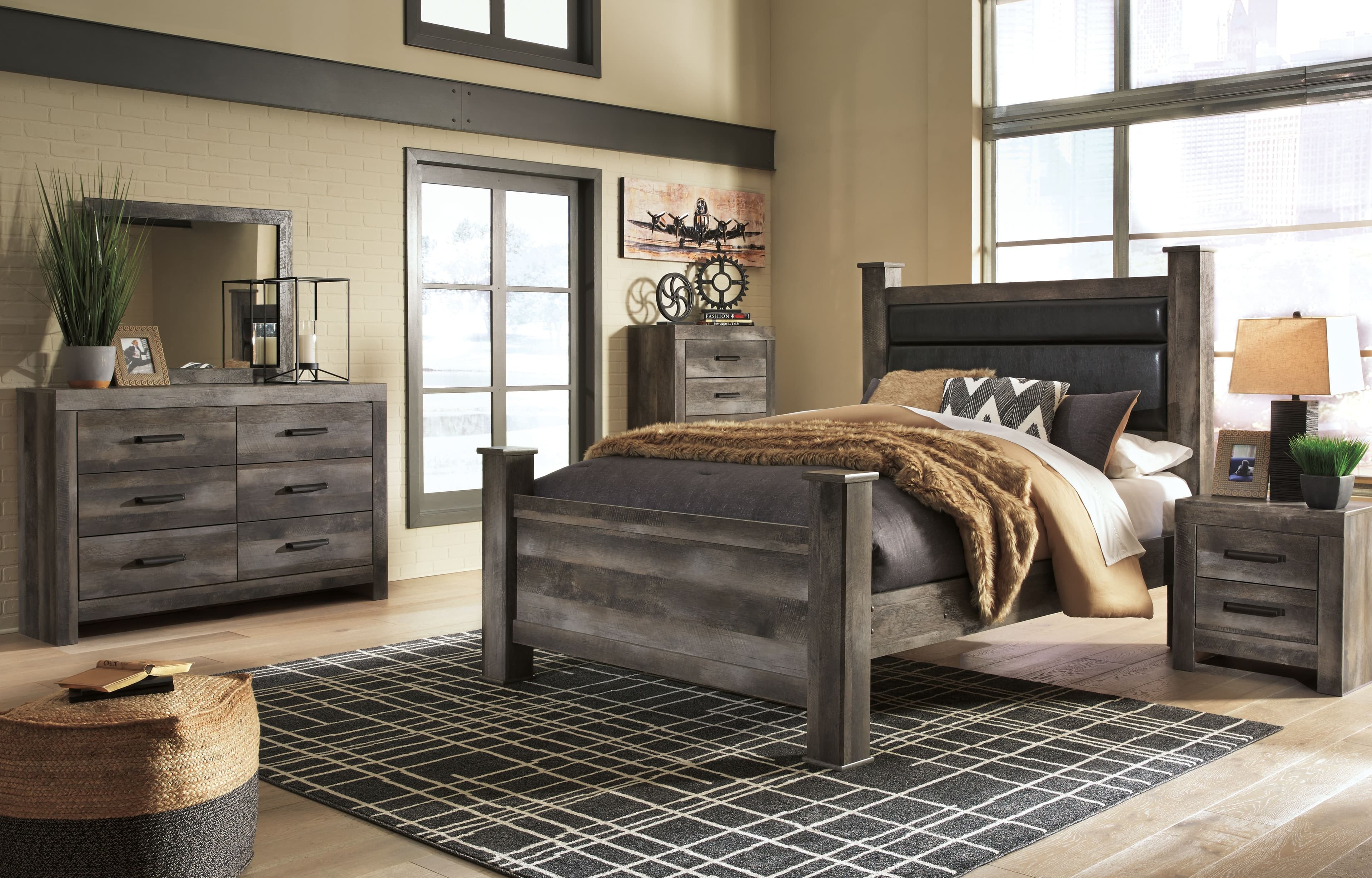 Wynnlow - 6 Pc. - Dresser, Mirror, Queen Upholstered Poster Bed - Gray