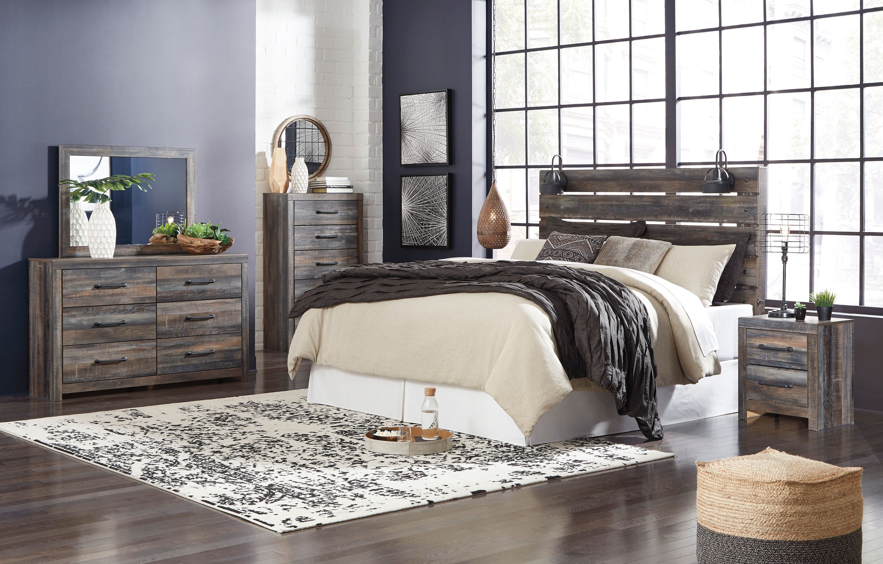 5 Pc. · Dresser, Mirror, Chest, King Panel Headboard, Nightstand · Brown / Beige