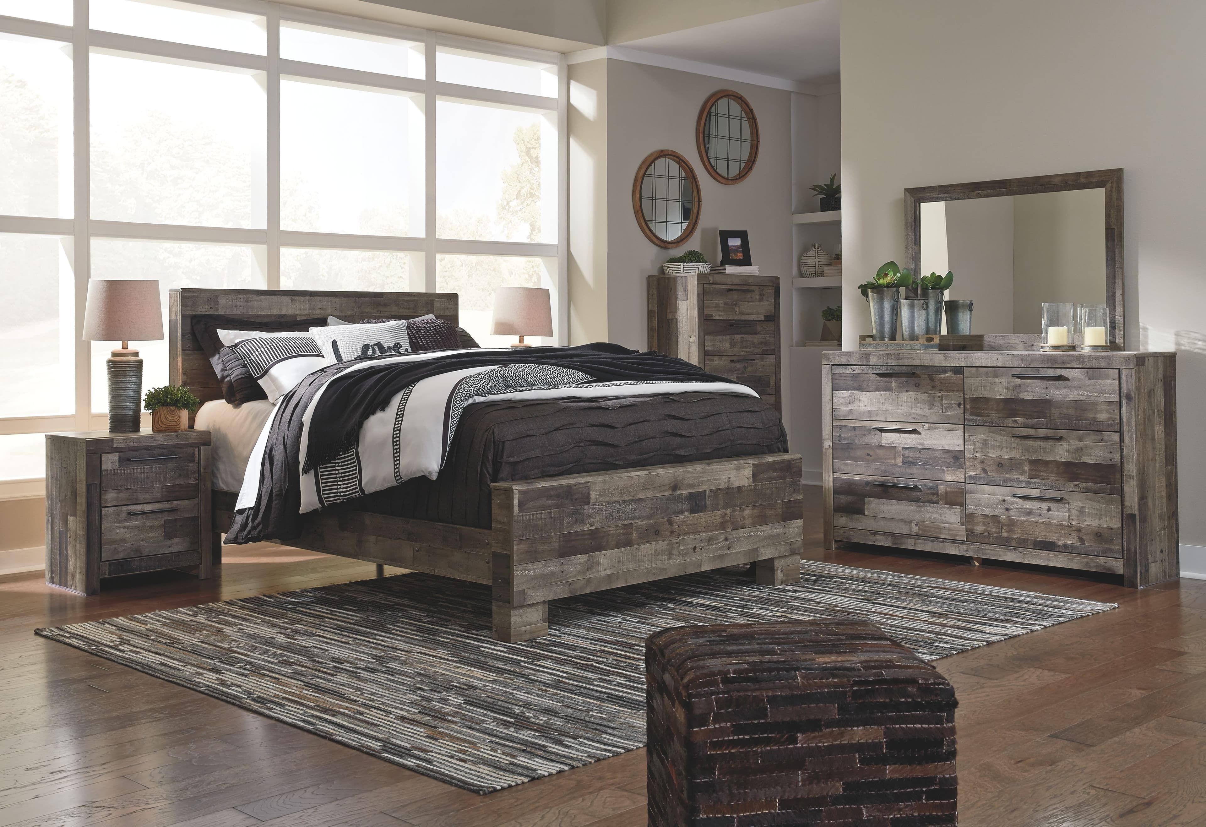 7 Pc. · Queen Panel Bed, Dresser, Mirror, Chest, Nightstand · Multi Gray