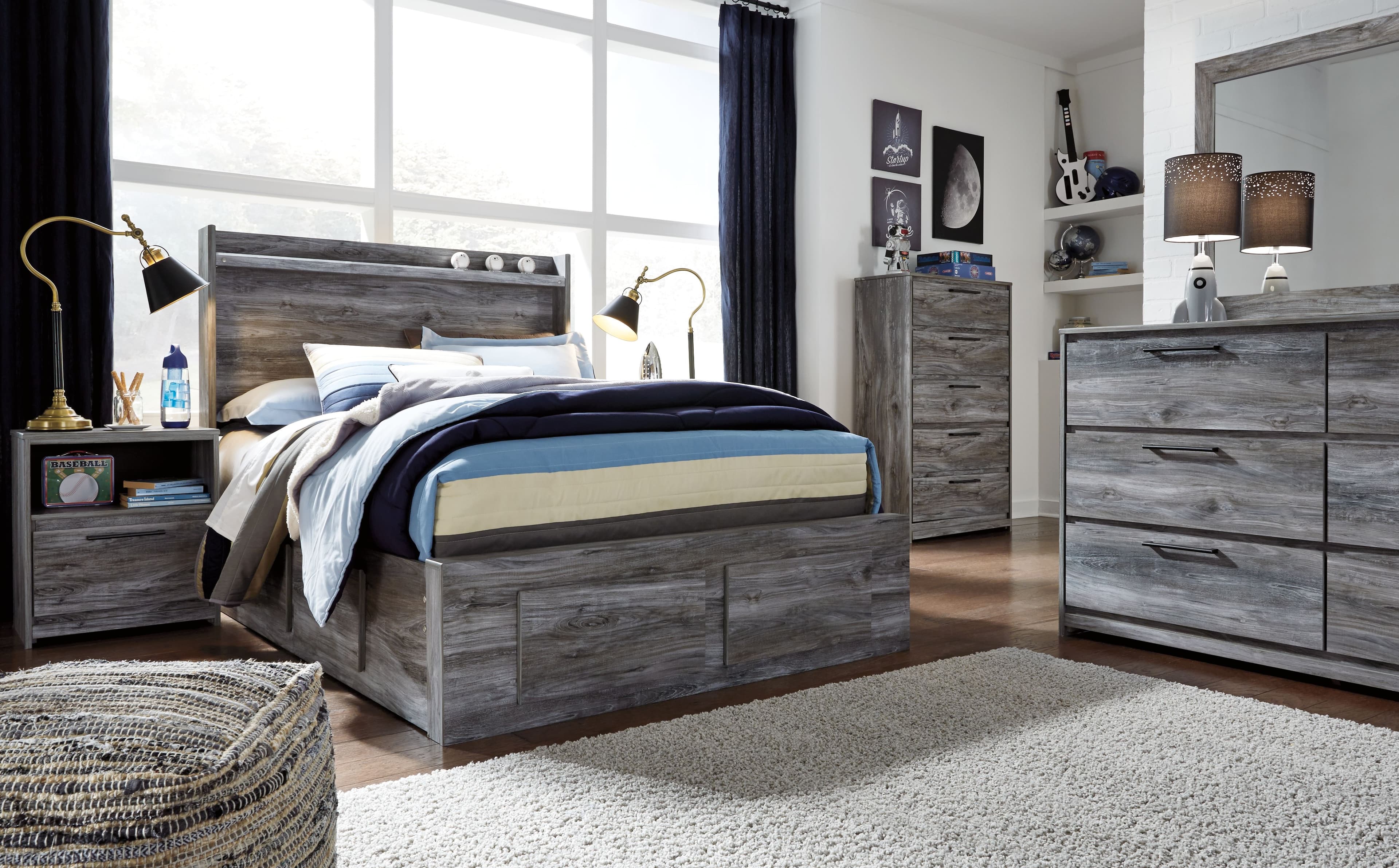 Full Panel Bed With 4 Storage Drawers · 8 Pc. · Dresser, Mirror, Chest, Full Bed · Gray